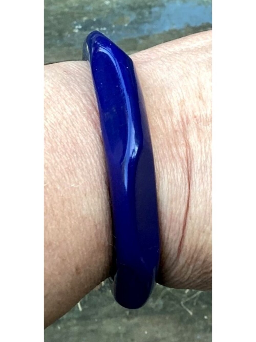 1960s Mod Navy Blue Faceted Lucite Bangle Bracelet Minimalist
